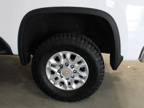 Used 2024 Chevrolet Silverado 2500 LTZ AWD/4WD image 30