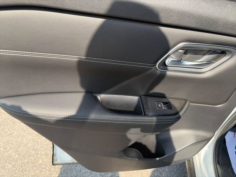 Used 2026 Nissan Rogue Platinum w/ Platinum Premium Package AWD/4WD image 12