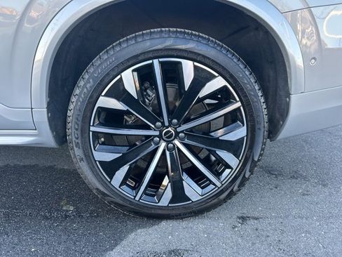 Certified 2025 Volvo XC90 B6 Plus image 9