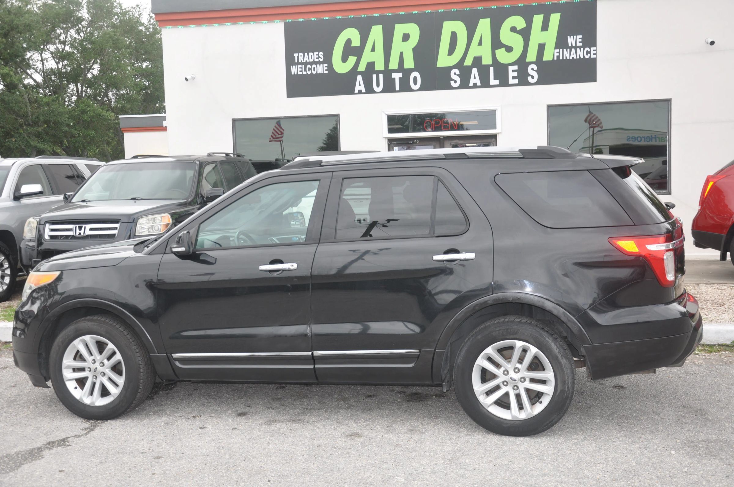 Used 2014 Ford Explorer XLT AWD/4WD image 4