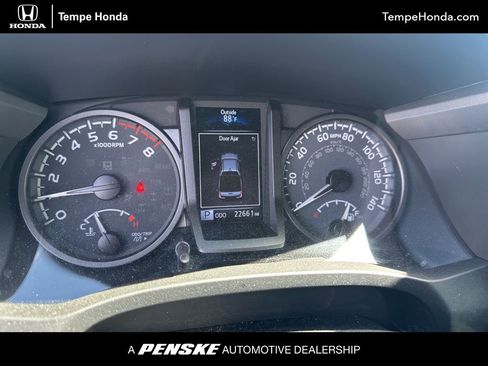 Used 2022 Toyota Tacoma TRD Sport w/ Technology Package AWD/4WD image 1