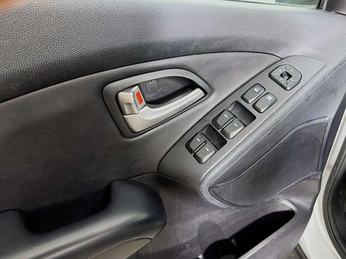 Used 2012 Hyundai Tucson Limited AWD/4WD image 14