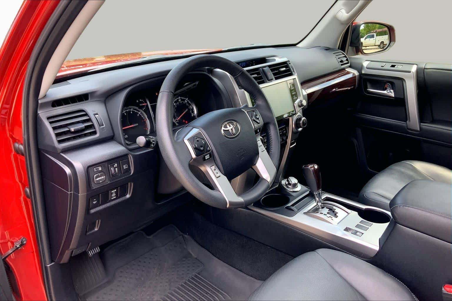Used 2021 Toyota 4Runner Limited AWD/4WD image 18