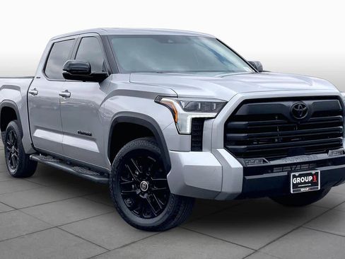 Used 2024 Toyota Tundra Limited AWD/4WD image 3