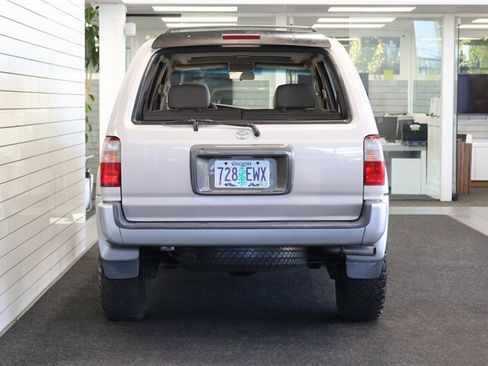 Used 2000 Toyota 4Runner Limited AWD/4WD image 9