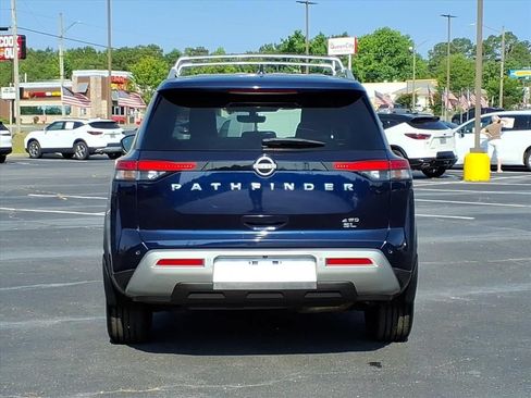 Used 2023 Nissan Pathfinder SL AWD/4WD image 16