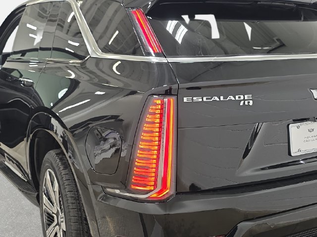 New 2026 Cadillac Escalade IQ Luxury 2 w/ LPO, Floor Liner Package AWD/4WD image 31