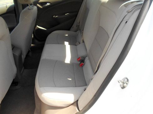Used 2018 Chevrolet Cruze LS FWD image 18