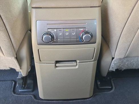 Used 2012 Toyota Highlander FWD image 16