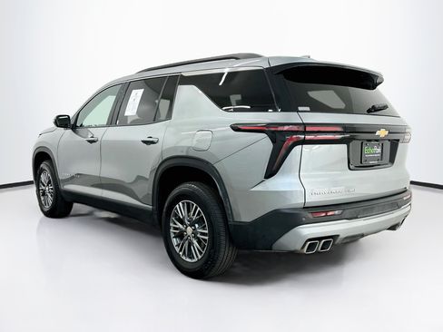 Used 2025 Chevrolet Traverse LT AWD/4WD image 5