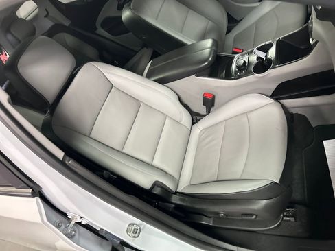 Used 2022 GMC Terrain SLT image 26