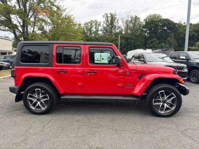 Used 2024 Jeep Wrangler Unlimited w/ Convenience Group AWD/4WD image 12