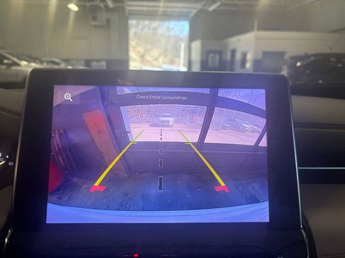 Used 2025 Jeep Compass Limited image 24