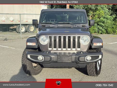 Used 2018 Jeep Wrangler Unlimited Sahara AWD/4WD image 2