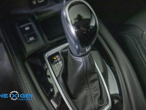 Used 2020 Nissan Rogue SL AWD/4WD image 22