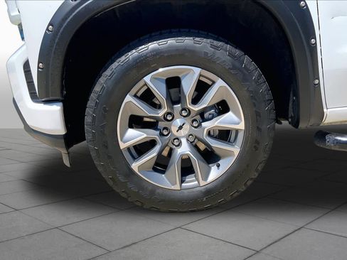 Used 2021 Chevrolet Silverado 1500 RST w/ Z71 Off-Road Package AWD/4WD image 11