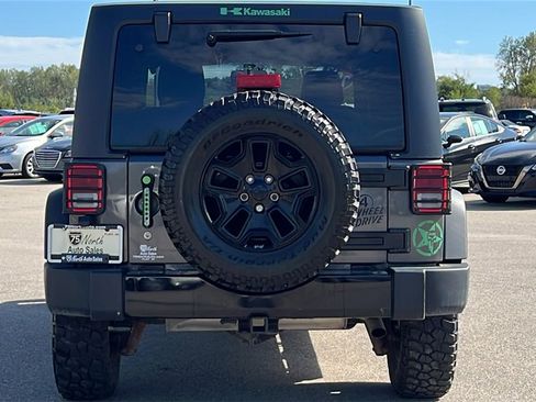 Used 2017 Jeep Wrangler Unlimited Willys image 32