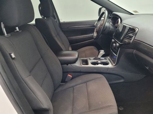 Used 2020 Jeep Grand Cherokee Laredo w/ 18" Wheel & 8.4" Radio Group image 21