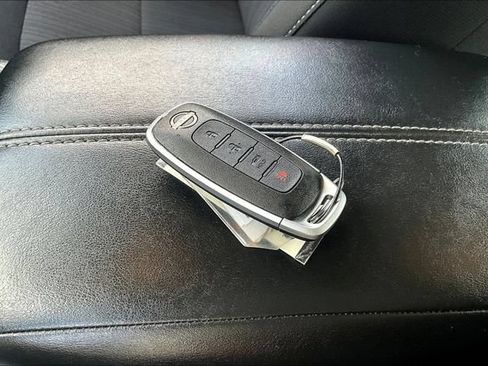 Used 2024 Nissan Sentra SV FWD image 32