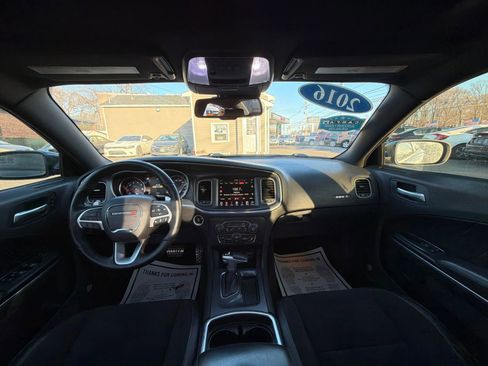 Used 2016 Dodge Charger R/T Scat Pack w/ Technology Group image 26