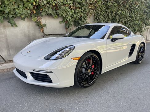 Used 2022 Porsche 718 Cayman S RWD image 4