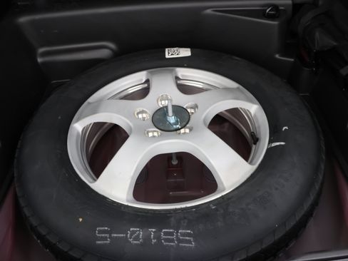 Used 2023 Jeep Grand Cherokee Limited AWD/4WD image 27