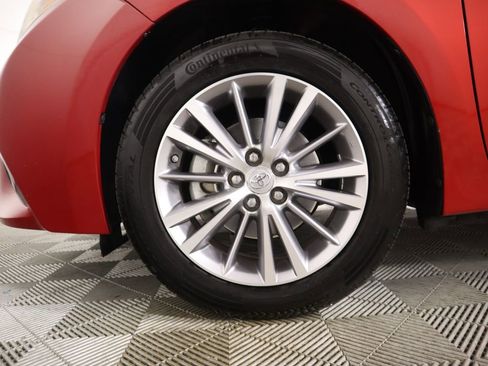 Used 2015 Toyota Corolla LE image 30
