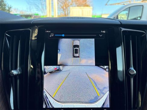 Used 2024 Volvo XC60 B5 Plus w/ Protection Package Premier image 22