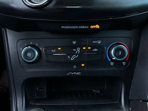 Used 2018 Ford Focus SE image 22