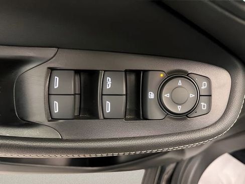 Used 2025 Buick Encore GX Preferred AWD/4WD image 12