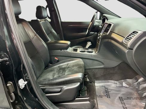 Used 2018 Jeep Grand Cherokee Altitude AWD/4WD image 27