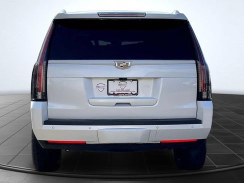 Used 2019 Cadillac Escalade Premium Luxury AWD/4WD image 9