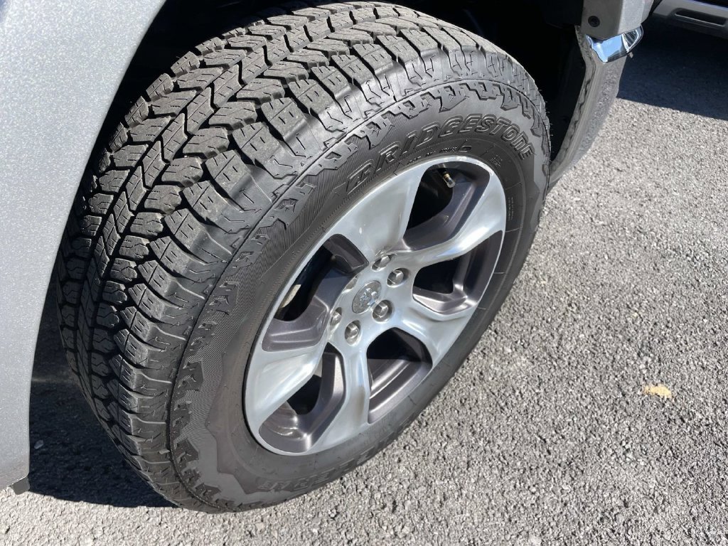 Used 2019 RAM 1500 Laramie AWD/4WD image 35