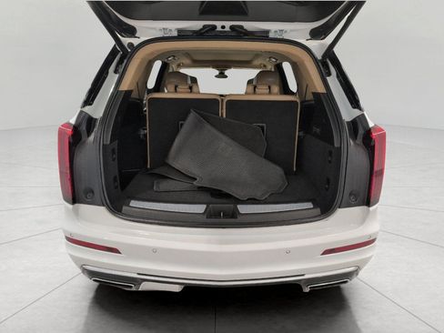 Used 2020 Cadillac XT6 Premium Luxury w/ Platinum Package AWD/4WD image 15