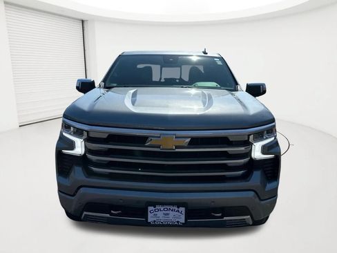 Used 2023 Chevrolet Silverado 1500 High Country w/ High Country Premium Package AWD/4WD image 2