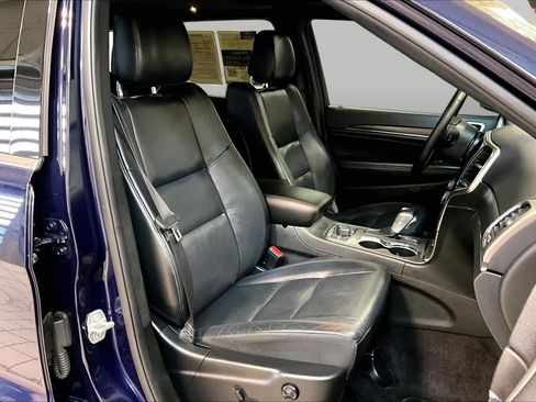 Used 2018 Jeep Grand Cherokee Limited AWD/4WD image 8