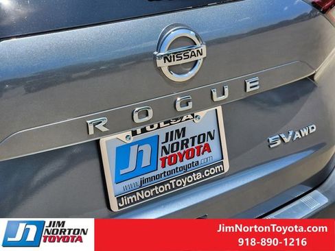 Used 2021 Nissan Rogue SV w/ Premium Package AWD/4WD image 12