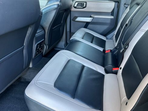 Used 2023 Ford Bronco Wildtrak image 14