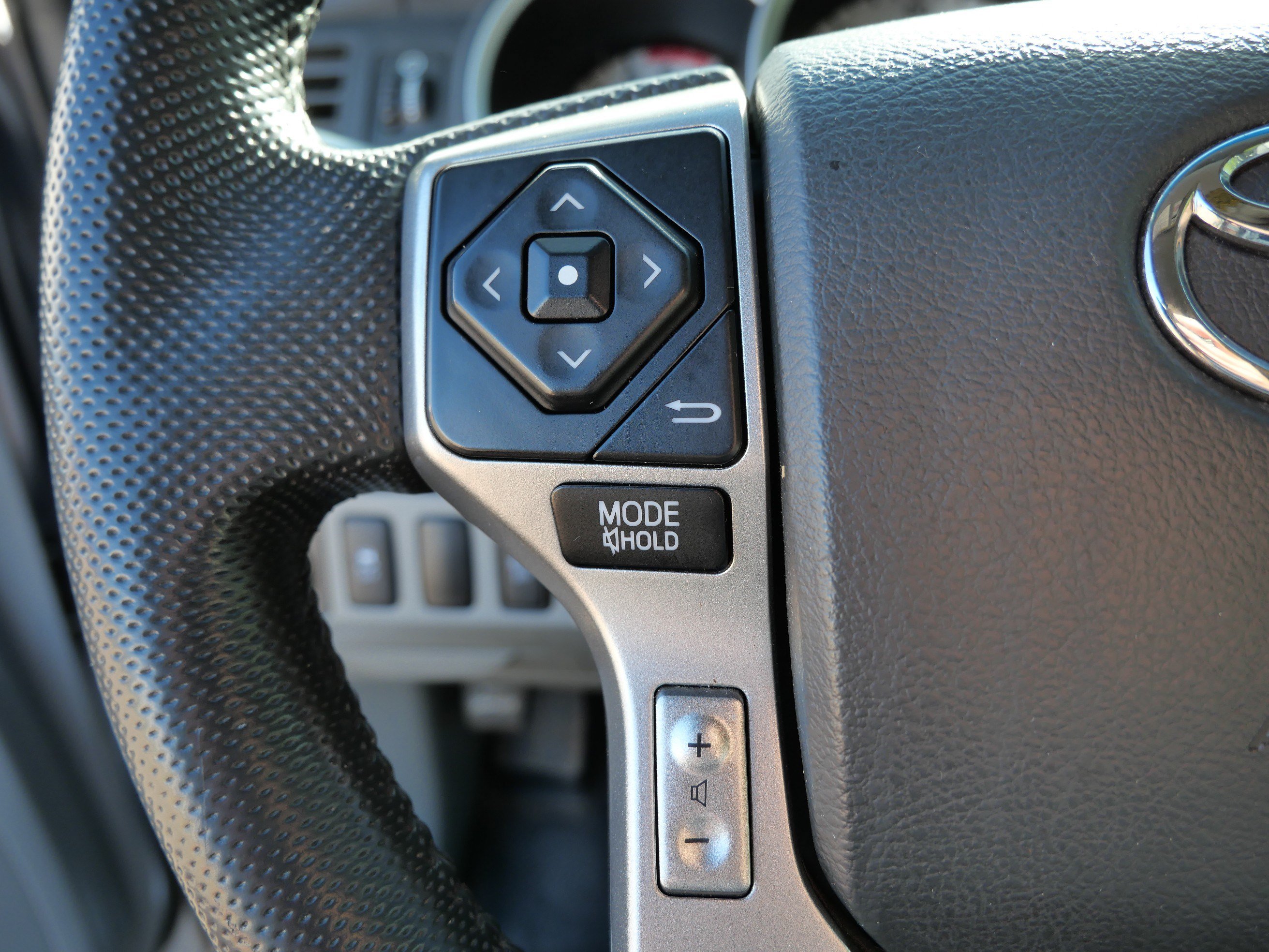 Used 2015 Toyota Tacoma 4x4 Double Cab w/ SR5 Package image 27