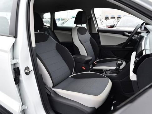 Used 2025 Volkswagen Taos S AWD/4WD image 20