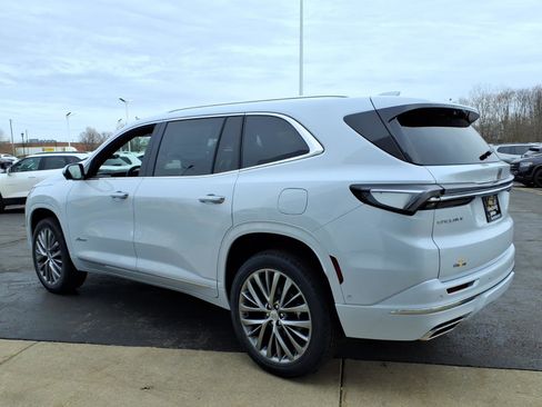 New 2026 Buick Enclave Avenir w/ Super Cruise Package FWD image 9