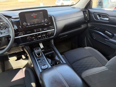 Used 2022 Nissan Pathfinder S AWD/4WD image 29