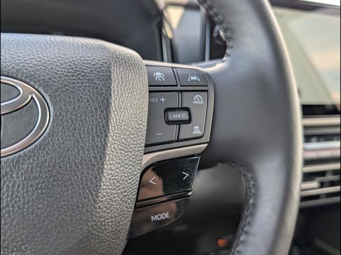 Used 2025 Toyota Camry XSE AWD/4WD image 23