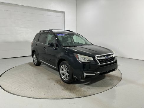 Used 2018 Subaru Forester 2.5i Touring w/ Popular Package #3B AWD/4WD image 2