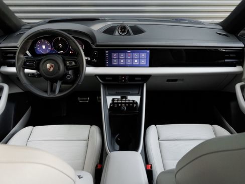 Certified 2025 Porsche Macan 4S Electric AWD/4WD image 16
