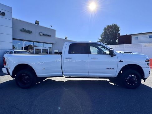 New 2025 RAM 3500 Laramie image 9