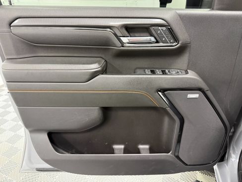 Used 2024 GMC Sierra 2500 AT4 w/ AT4 Premium Plus Package AWD/4WD image 12