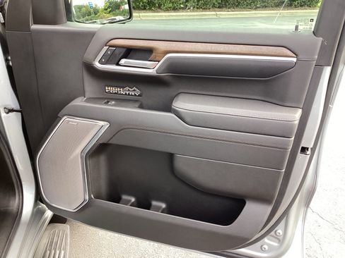 Used 2025 Chevrolet Silverado 1500 High Country w/ Z71 Off-Road Package image 27