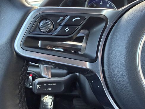 Certified 2018 Porsche Cayenne Platinum Edition image 35