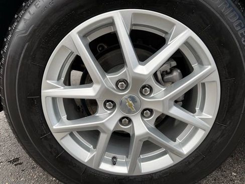 Used 2024 Chevrolet Equinox LT image 11